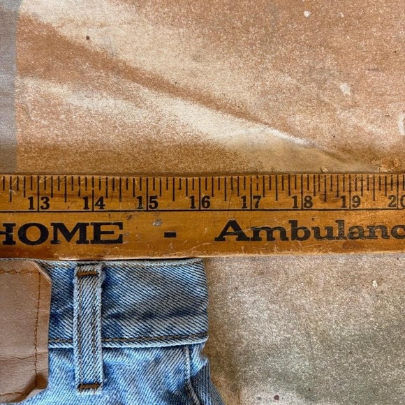 Vintage 560 Levi's light wash Jeans 32x30 - Picture 6 of 7